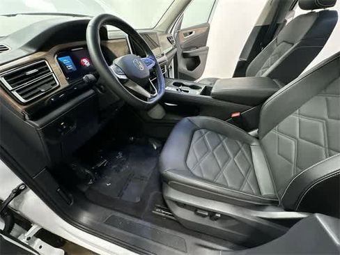 Certified 2025 Volkswagen Atlas SE image 15