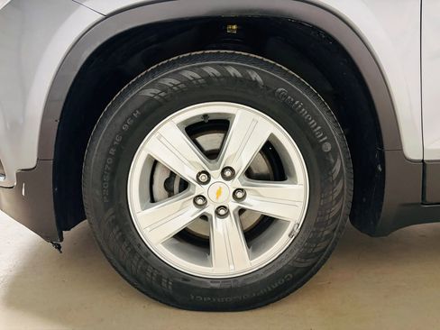 Used 2019 Chevrolet Trax LT w/ LT Convenience Package FWD image 22