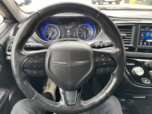 Used 2019 Chrysler Pacifica Touring Plus w/ S Appearance Package image 24