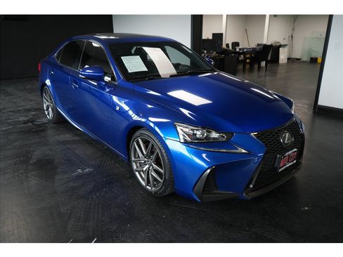 Used 2017 Lexus IS 200t F Sport w/ F Sport Package RWD image 9