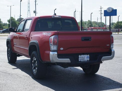 Used 2020 Toyota Tacoma TRD Off-Road AWD/4WD image 8