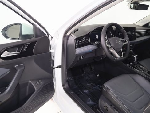 Used 2025 Volkswagen Jetta SEL image 45