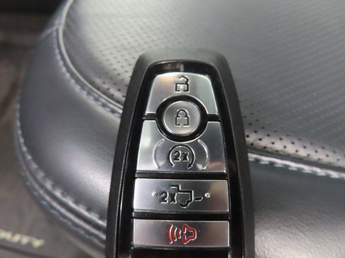 Used 2025 Ford F450 Platinum w/ FX4 Off-Road Package image 59