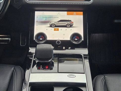 Certified 2022 Land Rover Range Rover Velar R-Dynamic S AWD/4WD image 12