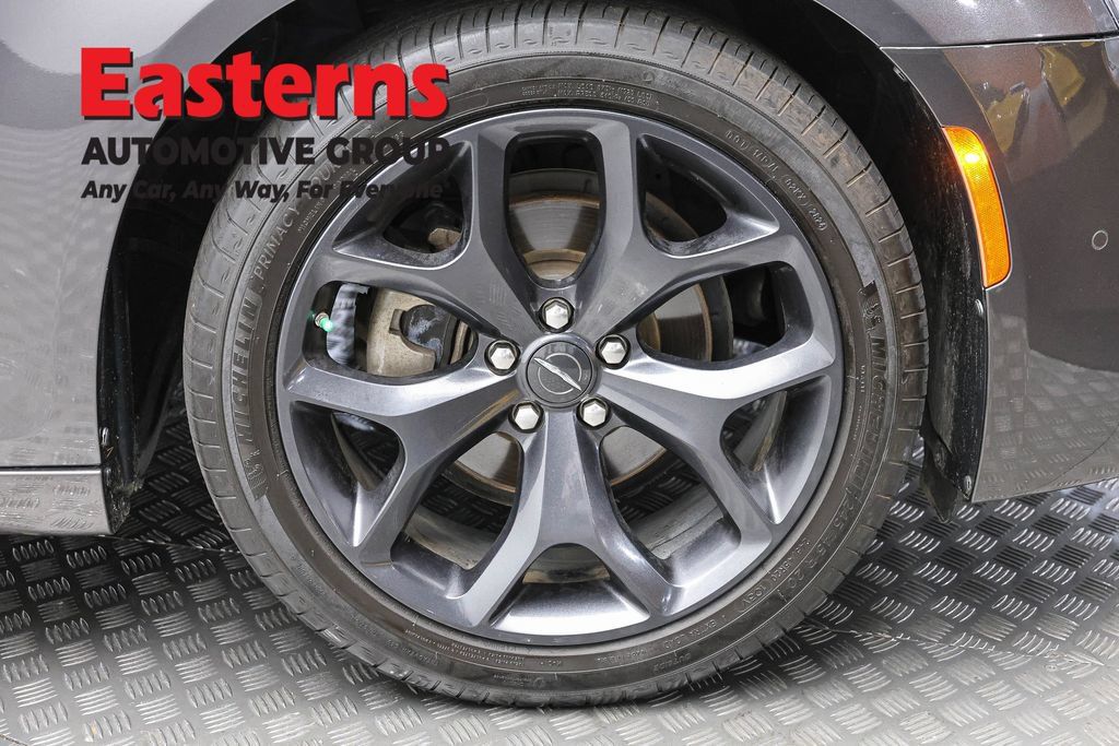 Used 2023 Chrysler 300 S RWD image 32