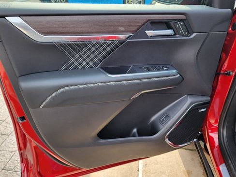 New 2026 GMC Acadia Denali w/ Super Cruise Package image 13