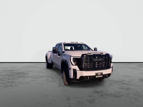 New 2026 GMC Sierra 3500 Denali Ultimate AWD/4WD image 3