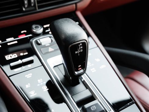 Certified 2022 Porsche Cayenne GTS AWD/4WD image 23