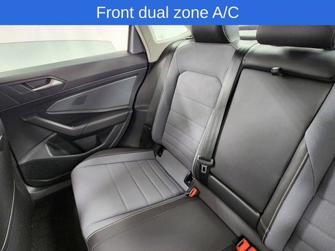Used 2025 Volkswagen Jetta SE FWD image 14