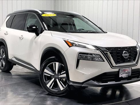 Used 2023 Nissan Rogue SL w/ SL Premium Package image 3