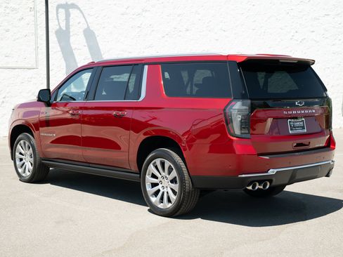 New 2025 Chevrolet Suburban Premier image 5