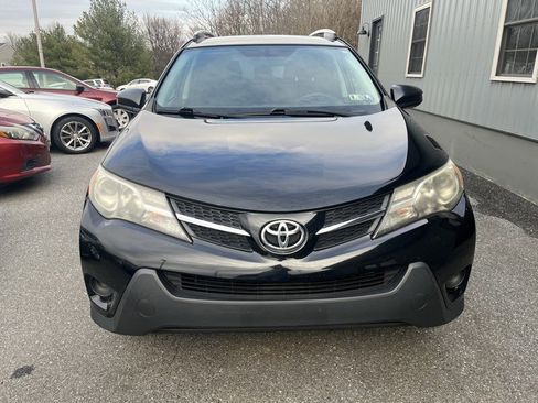 Used 2014 Toyota RAV4 LE image 2