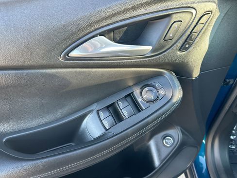 Used 2020 Buick Encore GX Essence w/ Experience Buick Package image 13