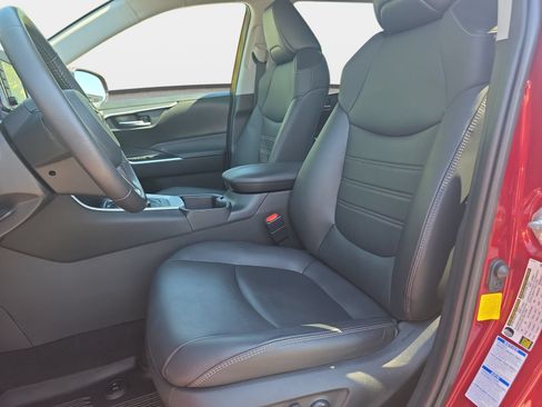 Used 2022 Toyota RAV4 XLE Premium AWD/4WD image 15