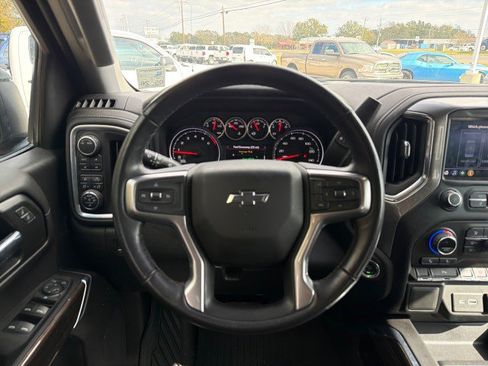 Used 2022 Chevrolet Silverado 1500 LT Trail Boss w/ Safety Package image 16
