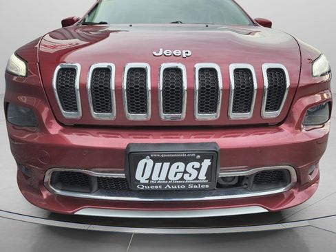 Used 2017 Jeep Cherokee Overland w/ Technology Group image 9