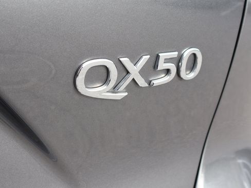 Certified 2023 INFINITI QX50 Luxe image 8