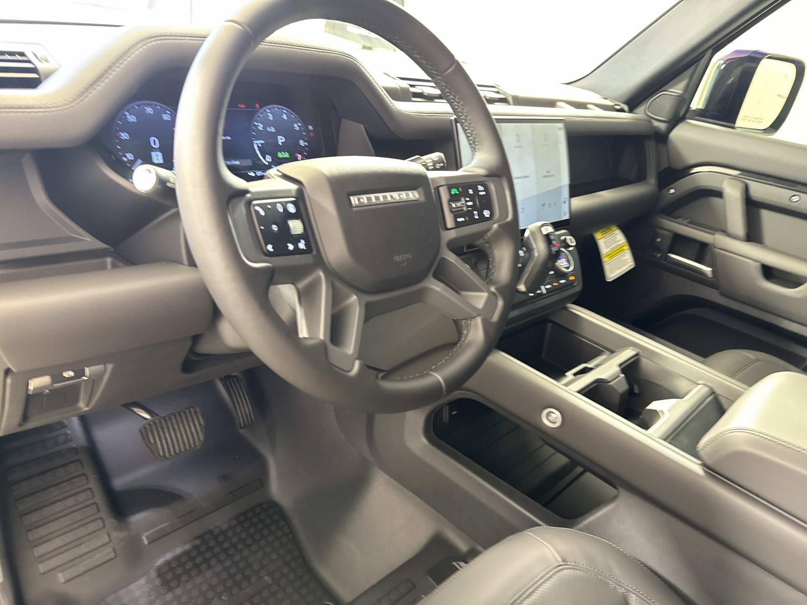 New 2026 Land Rover Defender 110 X-Dynamic SE AWD/4WD image 22