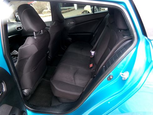 Used 2022 Toyota Prius Prime Limited image 18