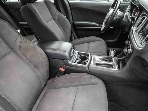 Used 2019 Dodge Charger SXT image 15