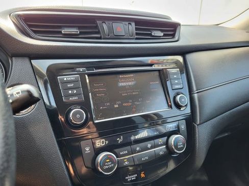 Used 2019 Nissan Rogue SV w/ Premium Package image 8