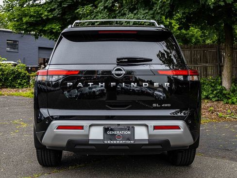 Certified 2024 Nissan Pathfinder SL image 5