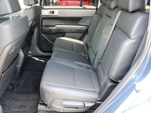 Used 2025 Hyundai Santa Fe SEL FWD image 36