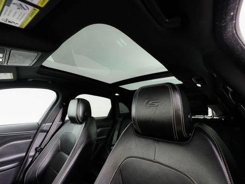 Used 2017 Jaguar F-PACE S image 28