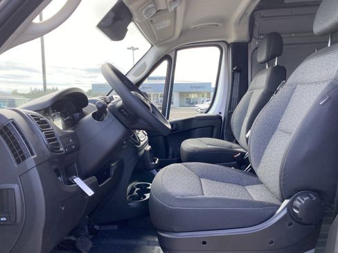 New 2025 RAM ProMaster 2500 w/ Convenience Group image 19