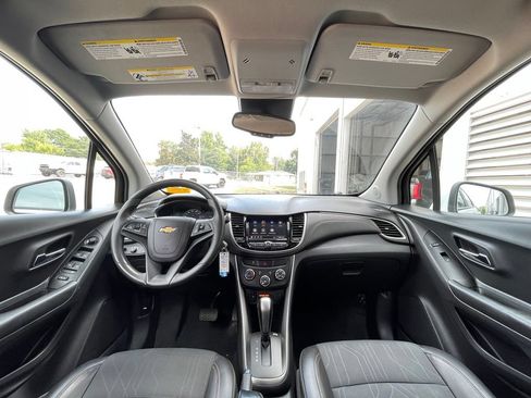 Used 2022 Chevrolet Trax LT FWD image 29