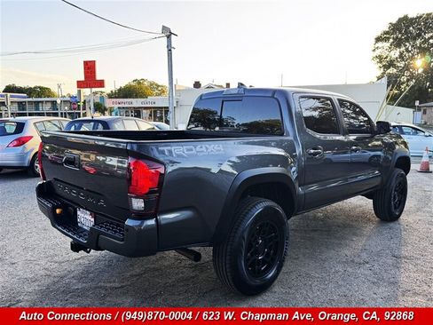 Used 2018 Toyota Tacoma TRD Off-Road w/ Technology Package AWD/4WD image 3