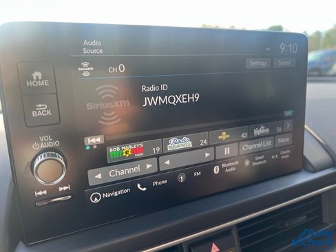 Used 2025 Honda Pilot Elite image 11