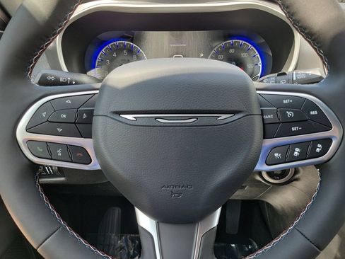 New 2027 Chrysler Pacifica Select FWD image 12