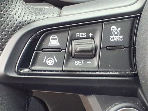 Used 2022 Alfa Romeo Giulia Ti image 18