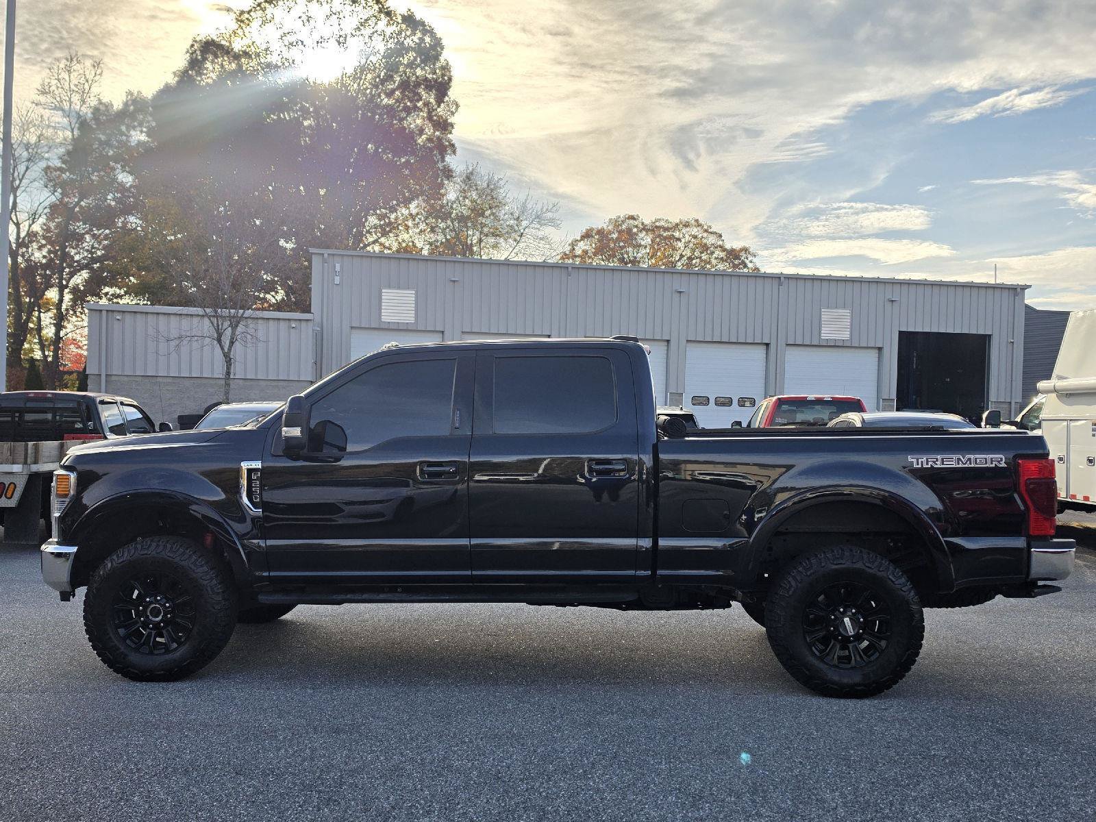 Used 2022 Ford F250 Lariat w/ Tremor Off-Road Package AWD/4WD image 6