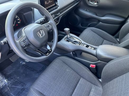Used 2025 Honda HR-V LX image 4