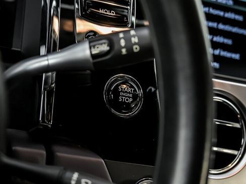 Used 2018 Rolls-Royce Wraith RWD image 28