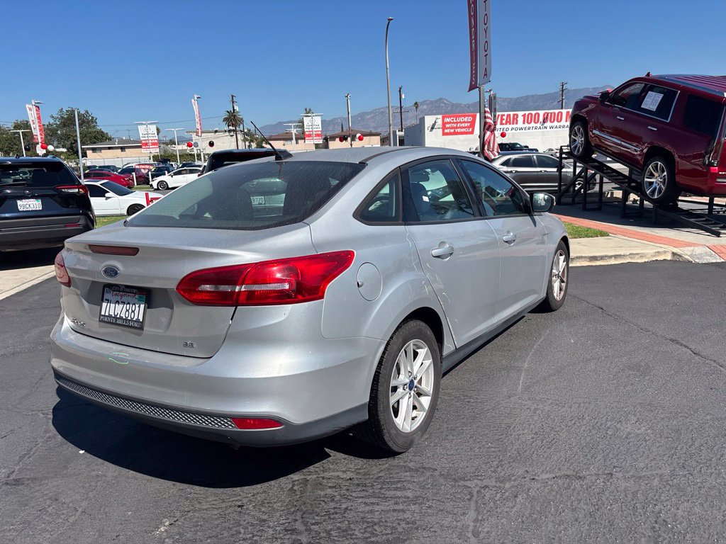 Used 2015 Ford Focus SE FWD image 3