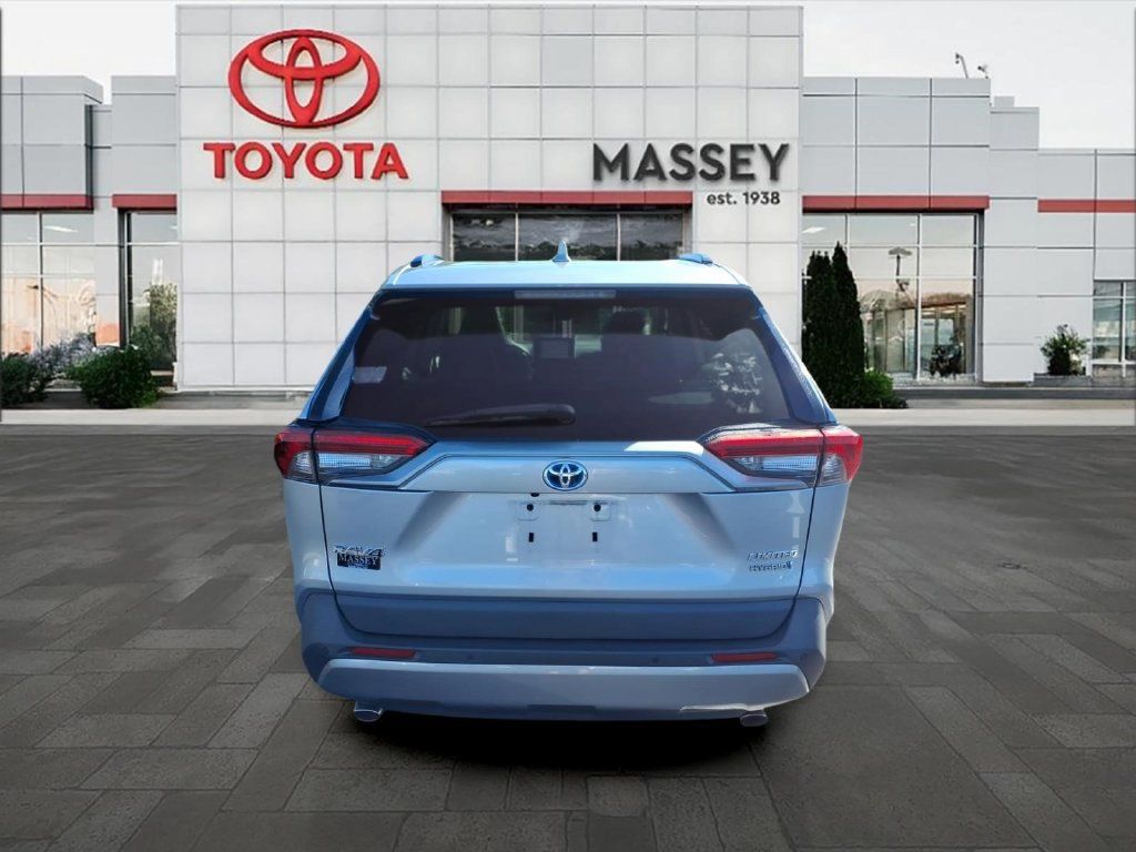 Used 2022 Toyota RAV4 Limited AWD/4WD image 4
