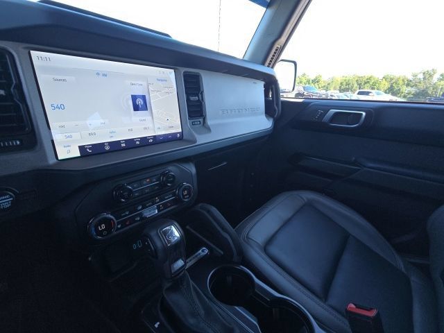 Certified 2024 Ford Bronco Outer Banks w/ Sasquatch Package AWD/4WD image 27