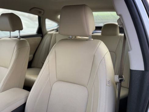 Used 2018 Honda Clarity Touring image 9