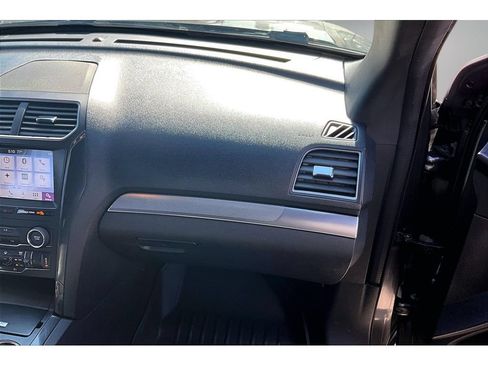 Used 2019 Ford Explorer XLT w/ Equipment Group 202A AWD/4WD image 27