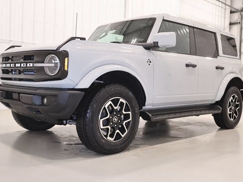 New 2026 Ford Bronco Outer Banks AWD/4WD image 5