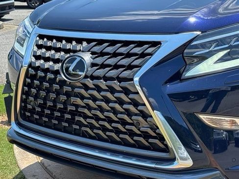 Used 2023 Lexus GX 460 Premium w/ Accessory Package AWD/4WD image 10