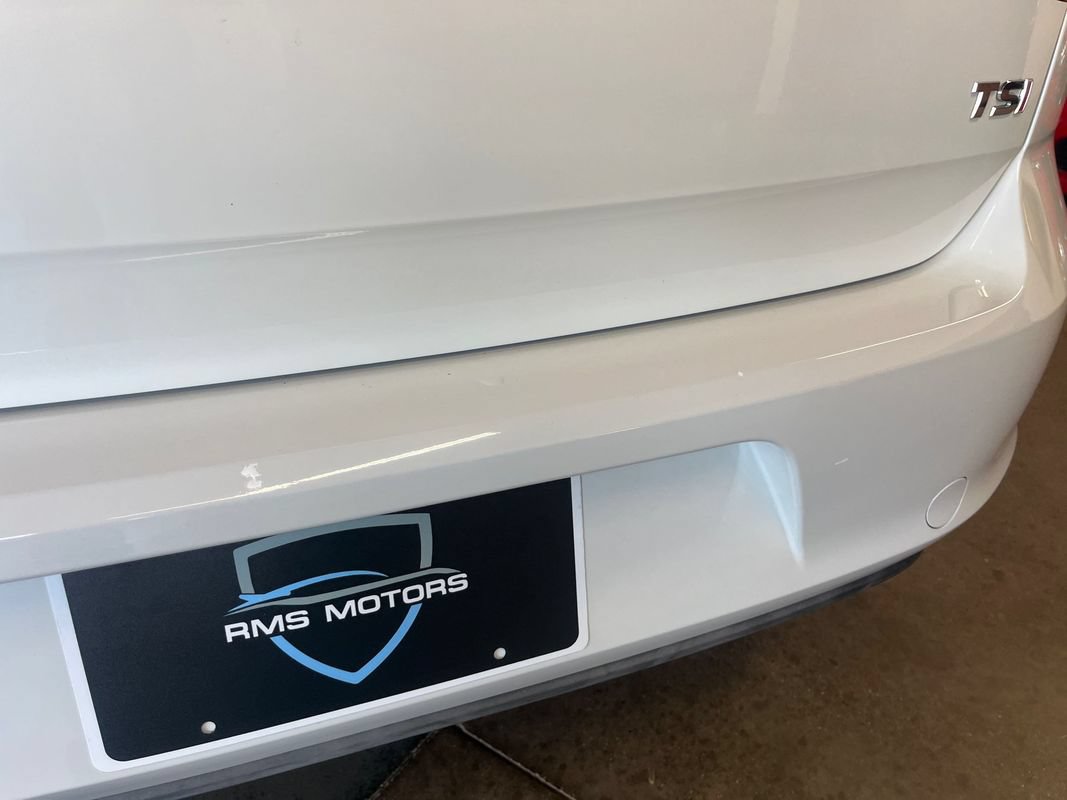 Used 2015 Volkswagen Golf S FWD image 28