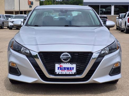 Used 2022 Nissan Altima 2.5 S FWD image 2