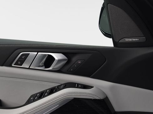 New 2026 BMW X5 xDrive40i w/ M Sport Package image 27