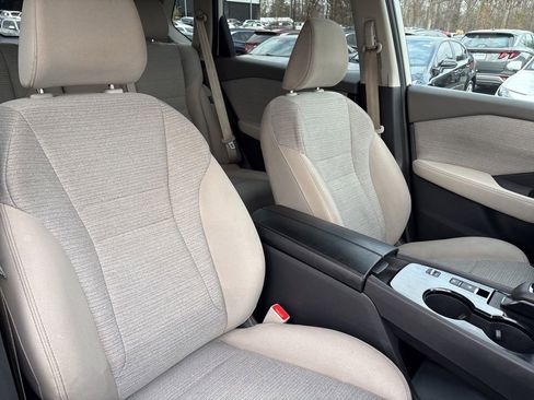 Used 2023 Nissan Rogue SV image 13