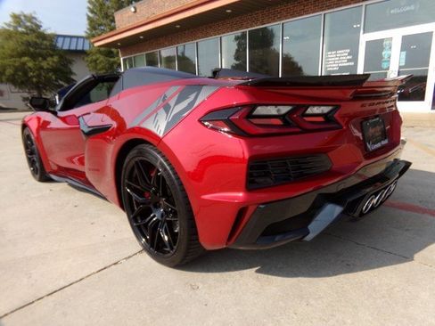 Used 2024 Chevrolet Corvette Z06 RWD image 7