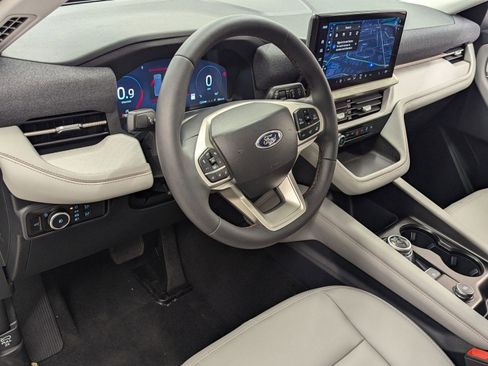 New 2026 Ford Explorer Active w/ Active Comfort Package image 3